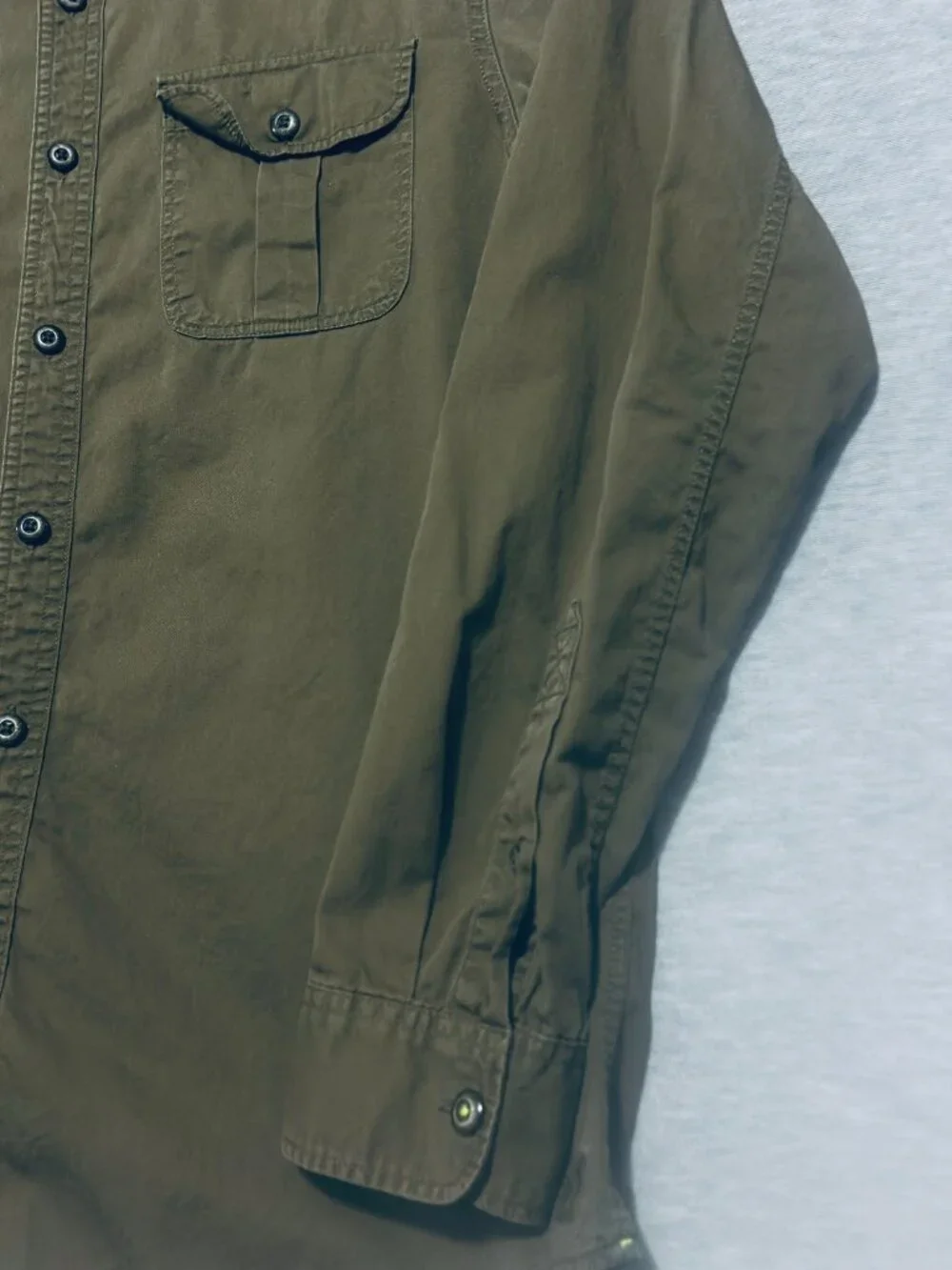 American Eagle Outfitters Shirt Men’s L/G Slim Fit Green Button-Up Pockets